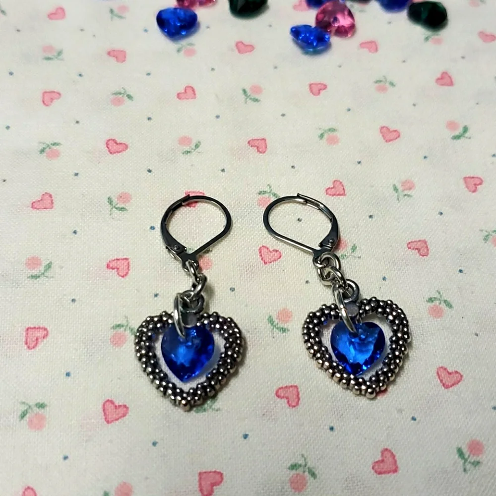 'PRICE DROP'! Silver Leaver Back Heart Earrings.